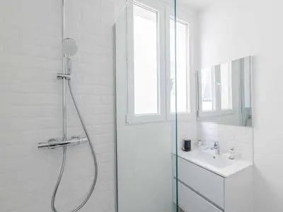 Salle de bains dans l'établissement Charming appt 2 BDR 4P Sacré-Coeur