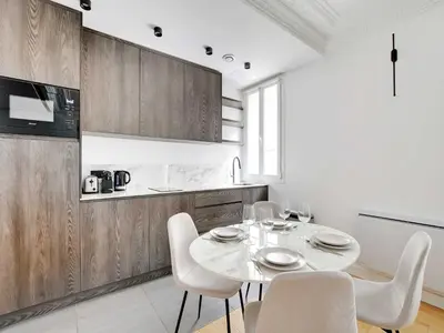 Cuisine ou kitchenette dans l'établissement Charming apt - 2BR 5P - Sacré-Cœur Montmartre