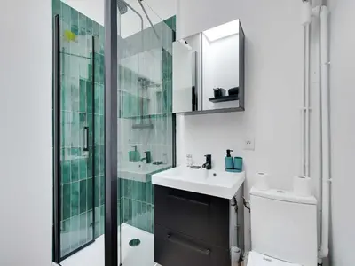 Salle de bains dans l'établissement Studio COSY - 2P - Saint-Augustin