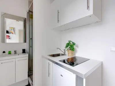 Cuisine ou kitchenette dans l'établissement Bedroom 2 - Place Victor Hugo Trocadero - BAIL MOBILITE