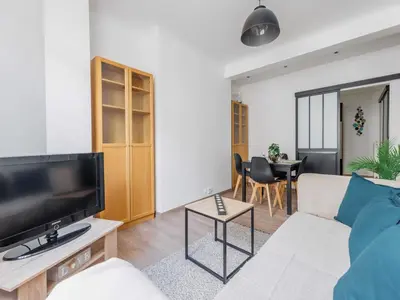 Télévision ou salle de divertissement dans l'établissement Charming apartment near Canal de l'Ourcq - Mobility lease