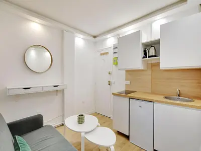 Cuisine ou kitchenette dans l'établissement Perfect appt cosy 2P 1 BDR - TERNES NIEL