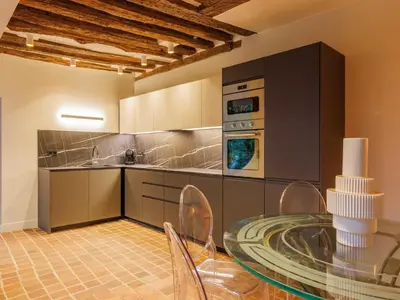 Cuisine ou kitchenette dans l'établissement Unique appartement - Marais - Mobility Lease