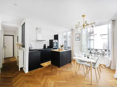 Cuisine ou kitchenette dans l'établissement Charming apt- 2BD 4P - Saintonge Le Marais