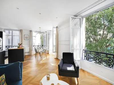Coin salon dans l'établissement Charming apt- 2BD 4P - Saintonge Le Marais