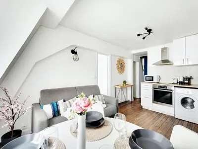 Cuisine ou kitchenette dans l'établissement Cosy apartment - 2BD 4P - Canal St-Martin