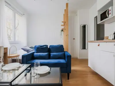 Coin salon dans l'établissement Charming studio - 2P- Neuilly-sur-Seine