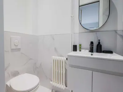 Salle de bains dans l'établissement Charming studio - 2P- Neuilly-sur-Seine