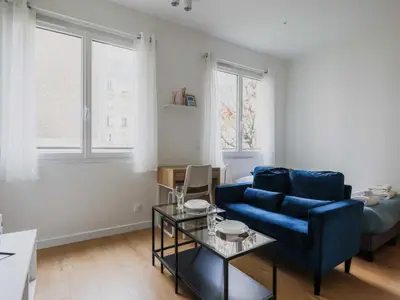 Coin salon dans l'établissement Charming studio - 2P- Neuilly-sur-Seine