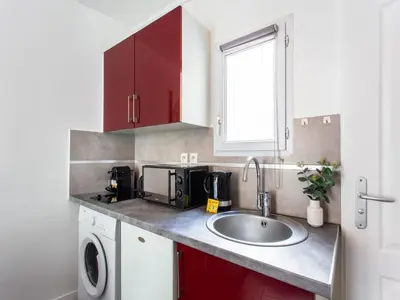 Cuisine ou kitchenette dans l'établissement Magnificent apprt -1BR 4P- Montmartre Sacré c ur