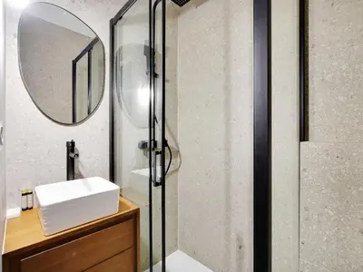 Salle de bains dans l'établissement Very elegant apartment 3BDR 6P - Mairie de Neuilly