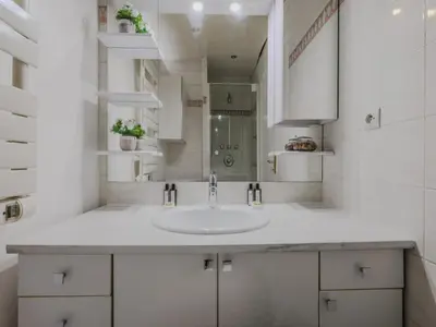 Salle de bains dans l'établissement Cosy Studio- 4P - République