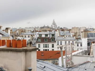 Vue générale sur Paris ou vue de la ville depuis l'appartement
