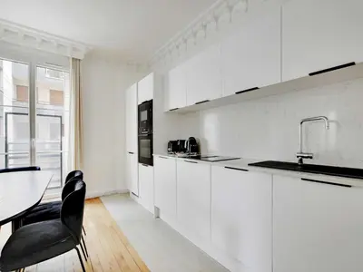 Cuisine ou kitchenette dans l'établissement Exceptional apartment - 3BD 6P - Trocadéro