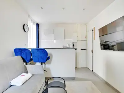 Cuisine ou kitchenette dans l'établissement Nice studio 2Pers - Villiers Batignolles
