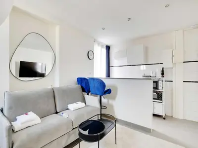 Cuisine ou kitchenette dans l'établissement Nice studio 2Pers - Villiers Batignolles