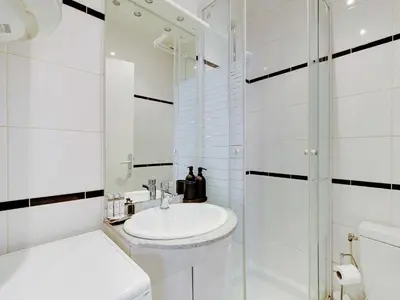 Salle de bains dans l'établissement Nice studio 2Pers - Villiers Batignolles
