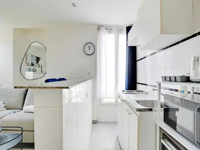 Cuisine ou kitchenette dans l'établissement Nice studio 2Pers - Villiers Batignolles