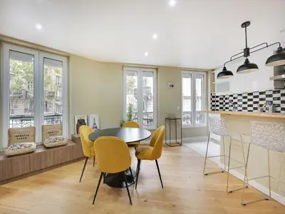 Coin salon dans l'établissement Superb apartment 2BDR 5P Père Lachaise Tenon