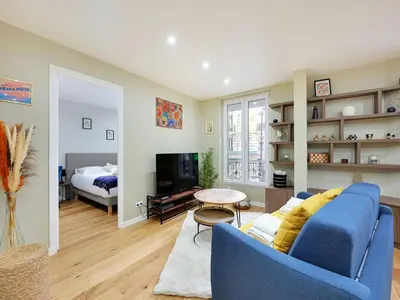 Télévision ou salle de divertissement dans l'établissement Superb apartment 2BDR 5P Père Lachaise Tenon