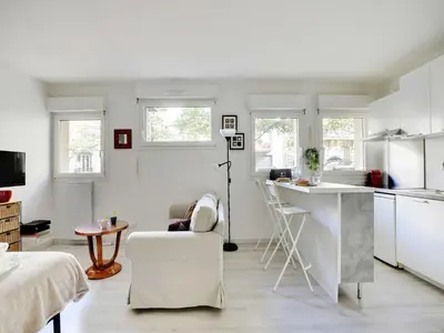 Cuisine ou kitchenette dans l'établissement Charming Studio 2P - Buttes Chaumont