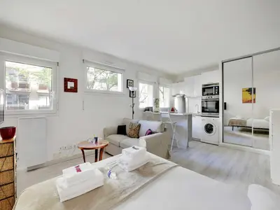 Cuisine ou kitchenette dans l'établissement Charming Studio 2P - Buttes Chaumont