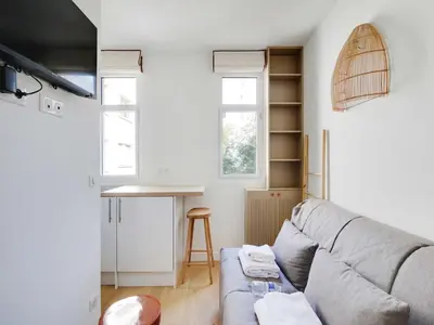 Télévision ou salle de divertissement dans l'établissement Studio Cosy - 2P - 16th arr - AUTEUIL MOLITOR