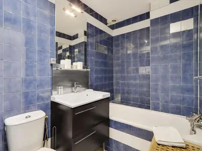 Salle de bains dans l'établissement Superb studio - Rivoli Hotel de ville - Mobility lease