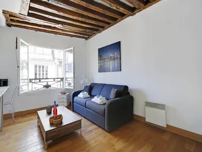 Coin salon dans l'établissement Superb studio - Rivoli Hotel de ville - Mobility lease