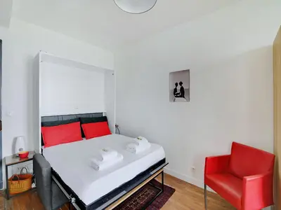 Un ou plusieurs lits dans un hébergement de l'établissement charming studio 2p - canal st martin meaux