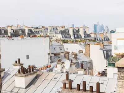 Vue générale sur Paris ou vue de la ville depuis l'appartement