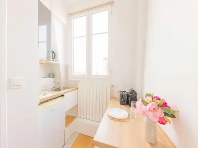 Cuisine ou kitchenette dans l'établissement Bright studio - 1P - Arc de Triomphe