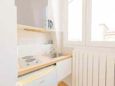 Cuisine ou kitchenette dans l'établissement Bright studio - 1P - Arc de Triomphe