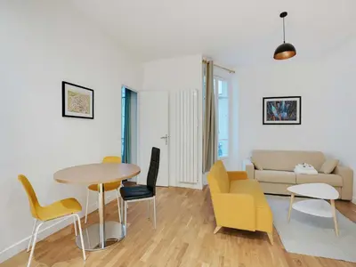 Coin salon dans l'établissement Charming flat - 1BD 3P - Felix Faure