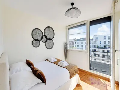 Un ou plusieurs lits dans un hébergement de l'établissement Nice apartment 4 or 6 Pers - MARCEL SAMBAT ST CLOUD - Mobility lease
