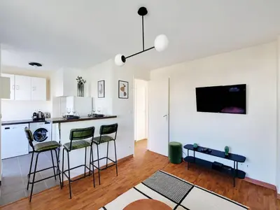 Cuisine ou kitchenette dans l'établissement Nice apartment 4 or 6 Pers - MARCEL SAMBAT ST CLOUD - Mobility lease
