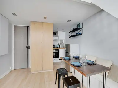 Cuisine ou kitchenette dans l'établissement Elegant apt - 2P - near Le Marais