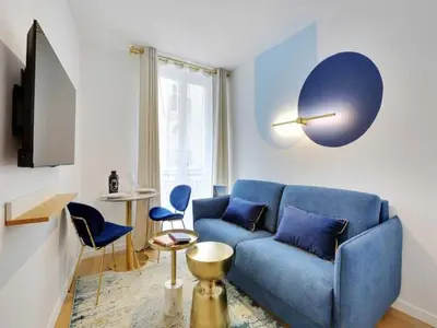 Coin salon dans l'établissement Charming studio - 16 arrd - Mobility lease
