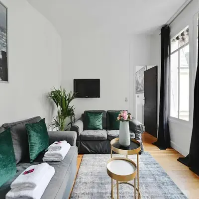 Nice and quiet 1BDR apartment 8th - BAIL MOBILITE