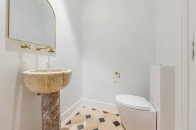 Salle de bains dans l'établissement Superb apartment near Notre-Dame Cathedral - Mobility lease