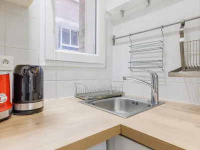 Cuisine ou kitchenette dans l'établissement Charmant appt - 1 BDR 2P convention 15e arr