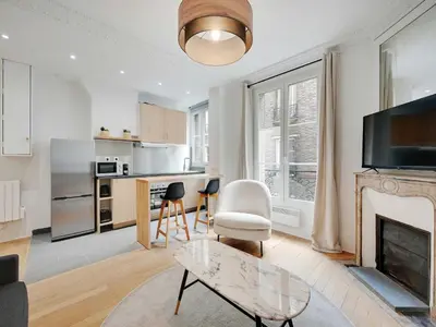 Cuisine ou kitchenette dans l'établissement Very nice studio for 2 people Batignolles - Nollet Mobility lease