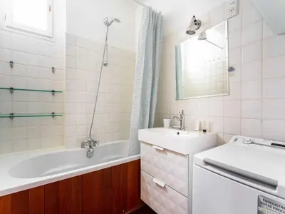 Salle de bains dans l'établissement Superb Apt- 4P - Montmartre Sacré cœur