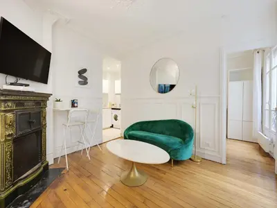 Télévision ou salle de divertissement dans l'établissement Superb appt - 17th ard - Mobility lease