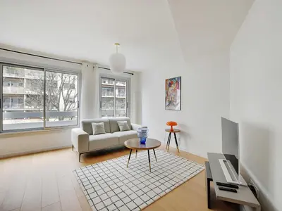 Télévision ou salle de divertissement dans l'établissement Superb 2 bedroom 4P Alésia