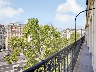Balcon ou terrasse dans l'établissement Charming Apt - 1BD 4P - Ternes Porte Maillot