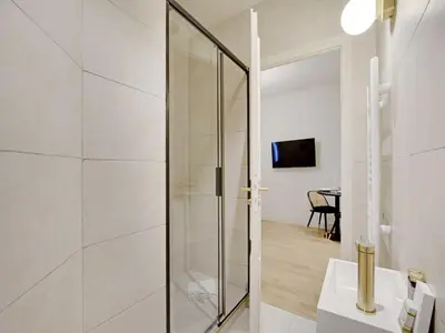Salle de bains dans l'établissement Studio pleasant- 2P- Saint-Germain-des-Prés