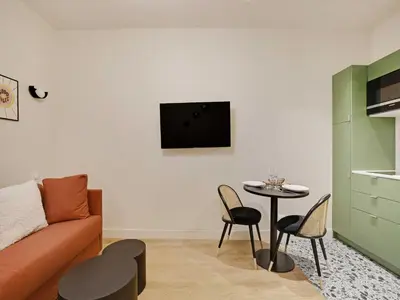 Télévision ou salle de divertissement dans l'établissement Studio pleasant- 2P- Saint-Germain-des-Prés