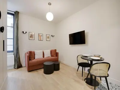 Télévision ou salle de divertissement dans l'établissement Studio pleasant- 2P- Saint-Germain-des-Prés