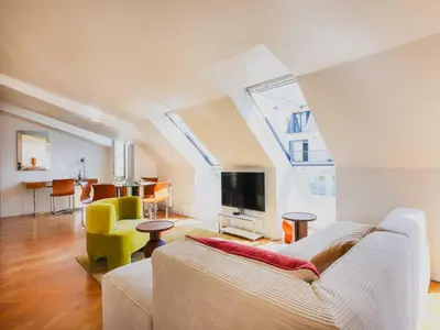 Télévision ou salle de divertissement dans l'établissement Intimate flat - 2P- Sentier